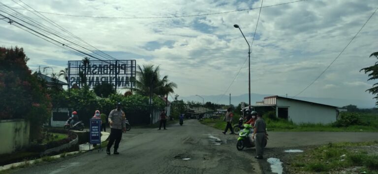 OPERASI PENERTIBAN PEMAKAIAN MASKER DI DESA PURBAYASA