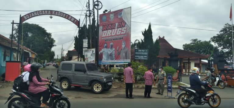 OPERASI PENERTIBAN PEMAKAIAN MASKER DI DESA BOJANEGARA